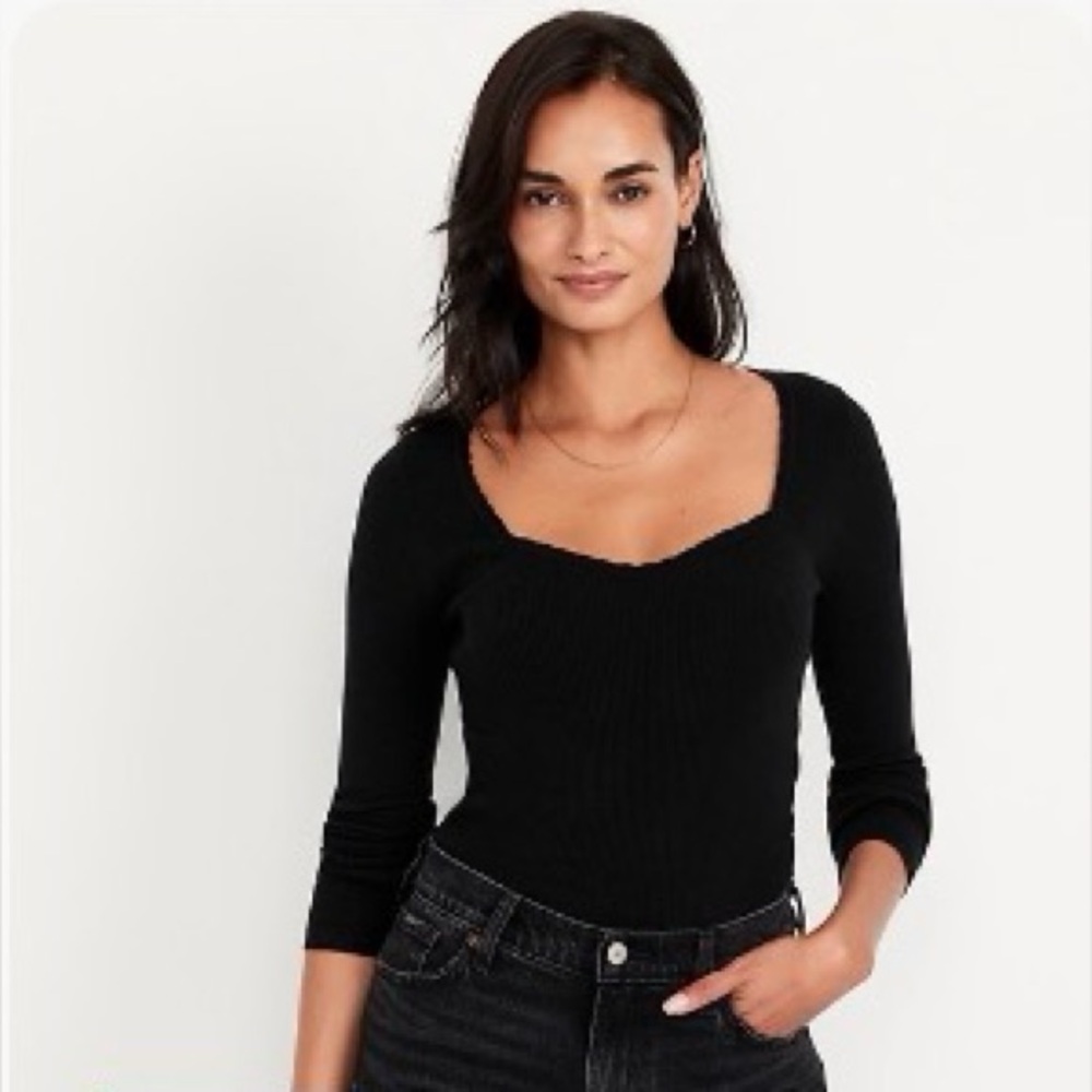 LIKE NEW Old Navy Women’s Black Sweetheart Neck Fitted Ribbed Top - Size XL